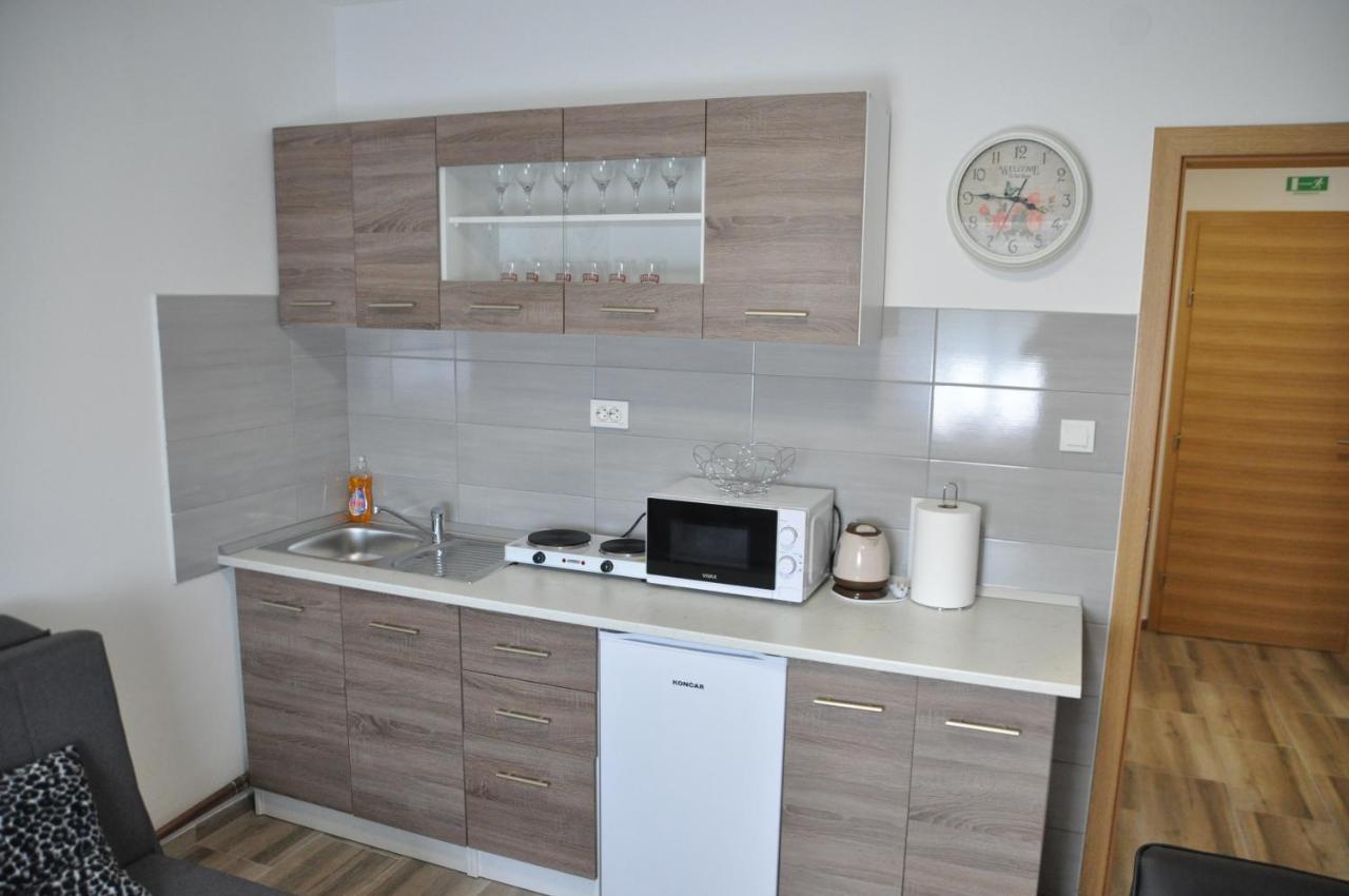 Apartmani Ana Vukovar Buitenkant foto