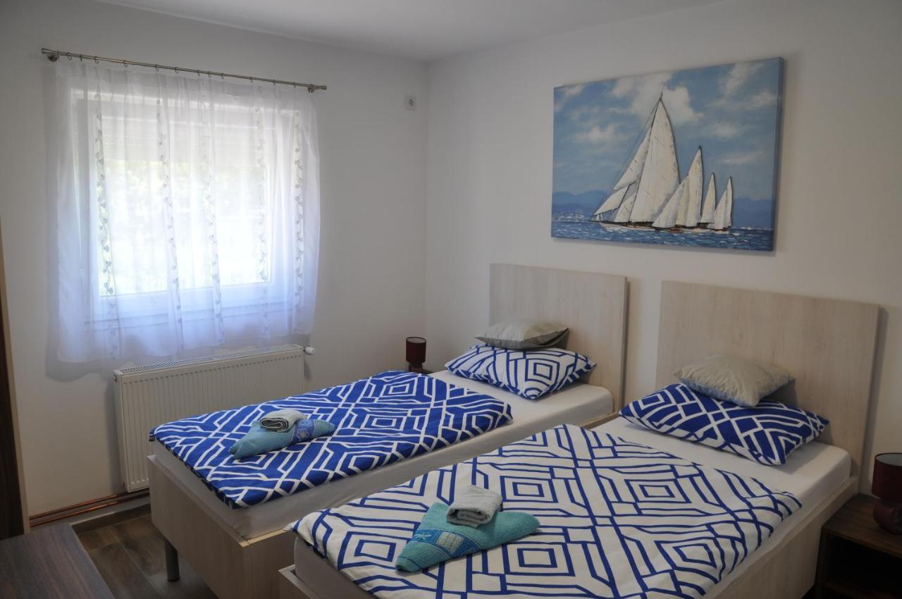 Apartmani Ana Vukovar Buitenkant foto